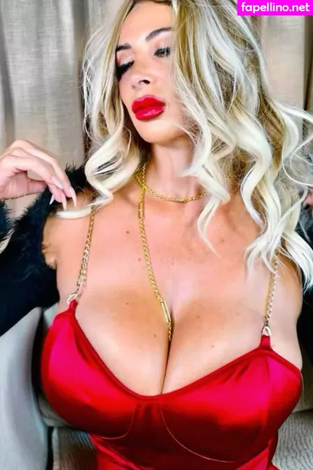 Sonia Grey 1 OnlyFans Thumbnail #3roxjQrI37