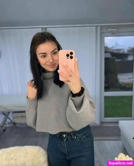 Soniafoxxx OnlyFans Thumbnail #2Pftft9p1t