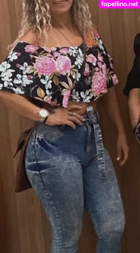 Soninha Coroa OnlyFans Thumbnail #0qACkw8Hxa