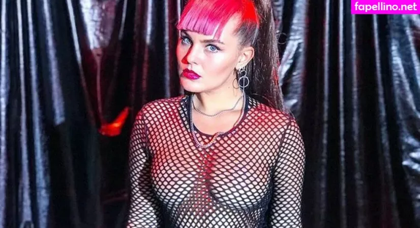 Sonya Tayurskaya OnlyFans Thumbnail #R1FzxiJ6gZ