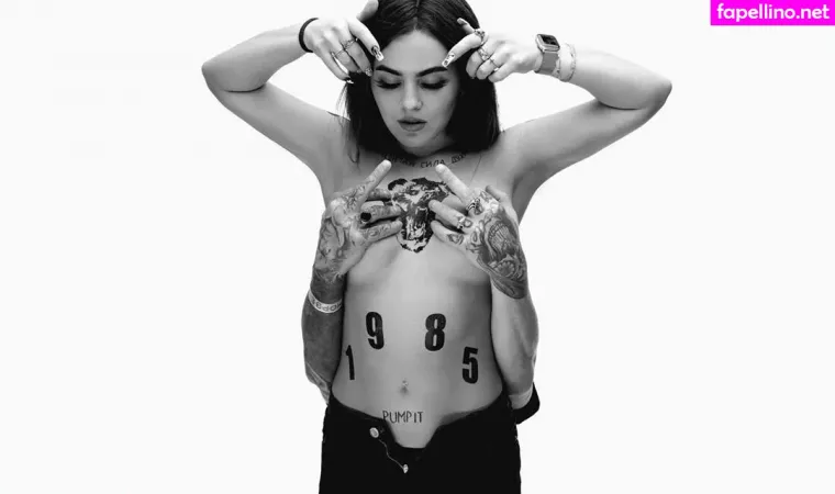 Sonya Tayurskaya OnlyFans Thumbnail #T2kacegubL