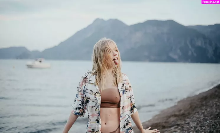 Sonyaplush OnlyFans Thumbnail #CaV8SgeTx3