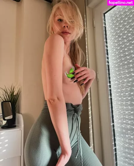 Sonyaplush OnlyFans Thumbnail #YhLOBBzHLT