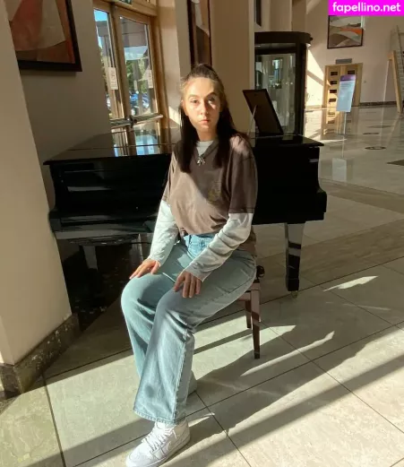 Soph Alice OnlyFans Thumbnail #20RrGqStce