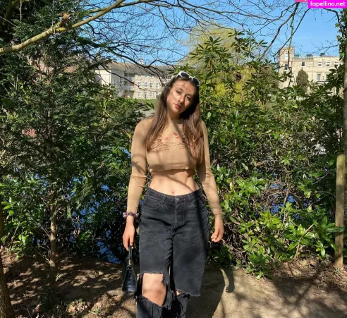 Soph Alice OnlyFans Thumbnail #Ey8lMUEwdU