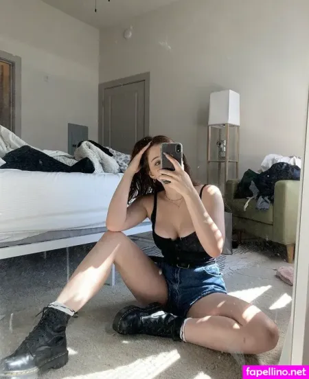 Soph8983 Sophie43 OnlyFans Thumbnail #LU9M5nzlq7