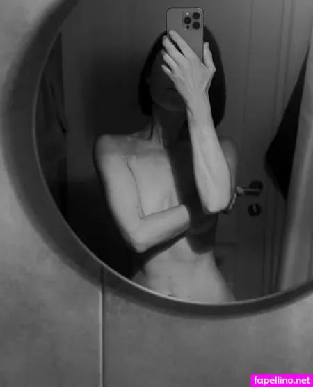 Sophaselfportraits OnlyFans Thumbnail #b6gx9Q1M1a