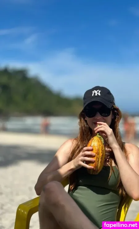 Sophia Abrahao Main Profile Photo