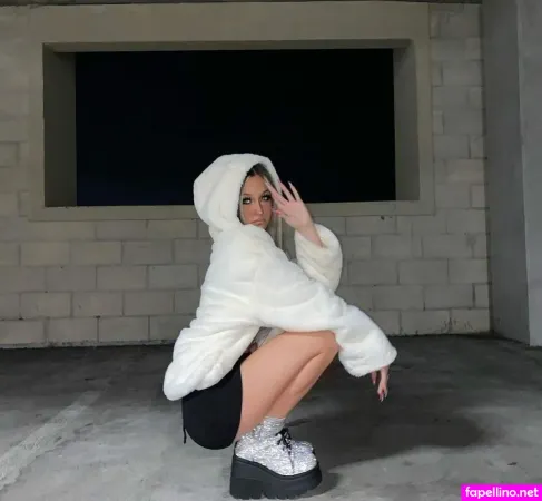 Sophia Carroll OnlyFans Thumbnail #vziapZ7AzW