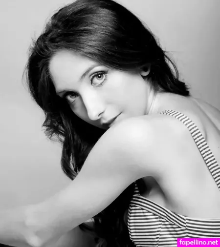 Sophia Ellis OnlyFans Thumbnail #RvVDZ6Kjon