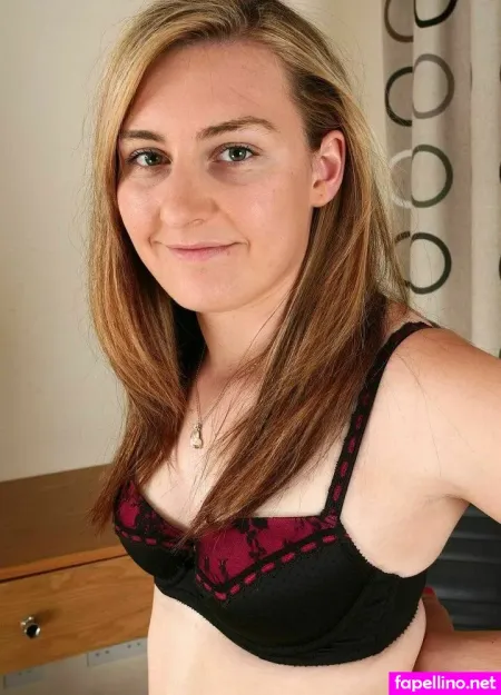 Sophia Fox OnlyFans Thumbnail #YxchHVibbq