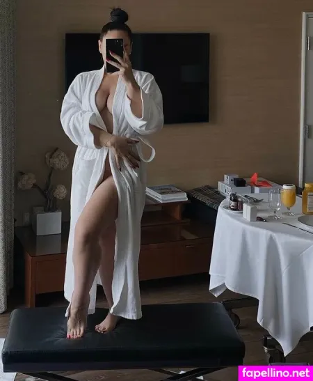 Sophia Grey Main Profile Photo