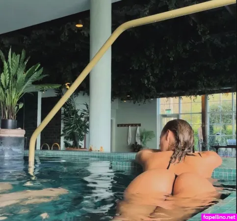 Sophia Henriksen OnlyFans Thumbnail #ErwRlr8YCp