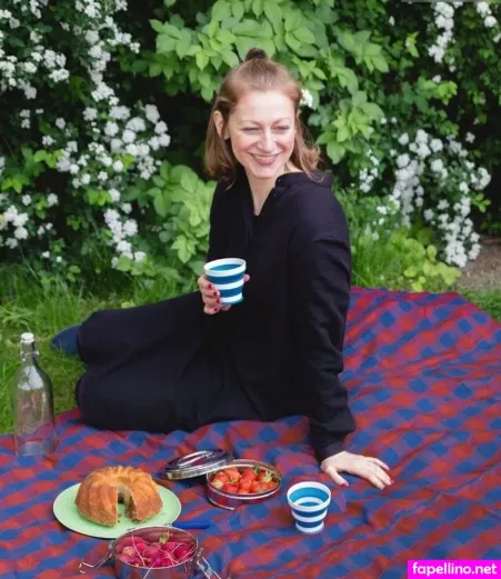 Sophia Hoffmann OnlyFans Thumbnail #b2GeeuX9FF