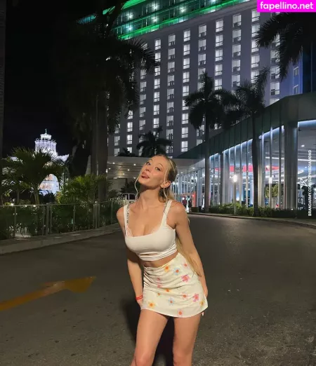Sophia Ilysm OnlyFans Thumbnail #5lGgjqNLle