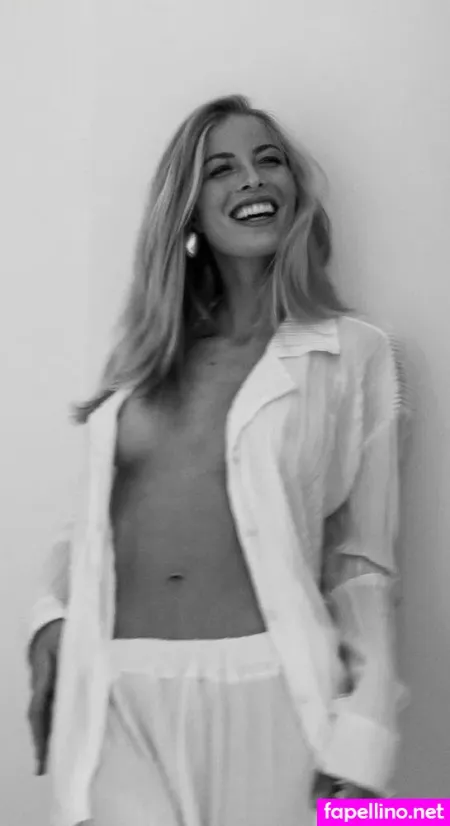 Sophia L OnlyFans Thumbnail #2Pb1bb3pxG