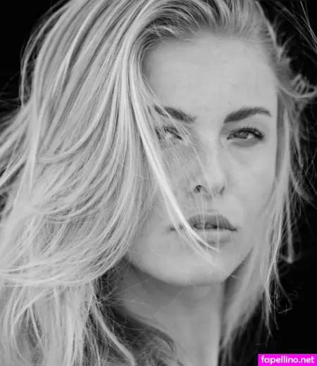 Sophia L OnlyFans Thumbnail #En10USGGtV