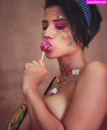 Sophia Lhorens OnlyFans Thumbnail #T80cEUXagO