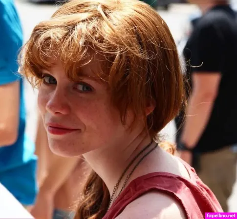 Sophia Lillis OnlyFans Thumbnail #F0X9lY6mio