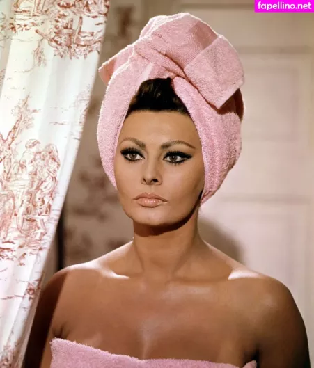 Sophia Loren OnlyFans Thumbnail #6uw2EYaQc3