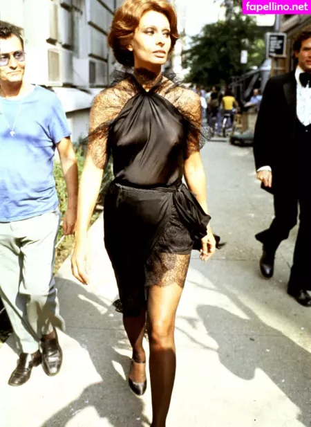 Sophia Loren OnlyFans Thumbnail #XzUQ1mIO0C