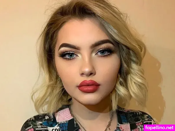 Sophia Mitchell OnlyFans Thumbnail #crWn1NJXhm