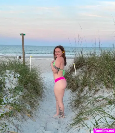 Sophia Ross OnlyFans Thumbnail #YEGBcCOm9w