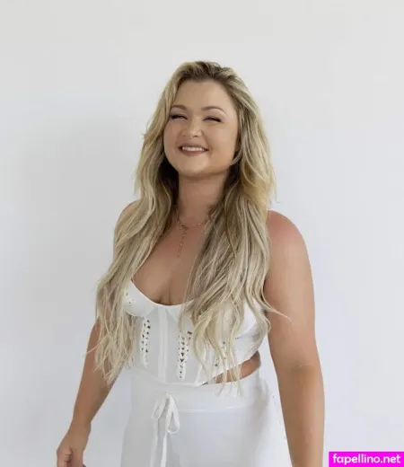 Sophia Thiel OnlyFans Thumbnail #72XyBjZLeA