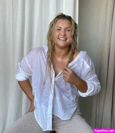 Sophia Thiel OnlyFans Thumbnail #A2PD3udX1Q