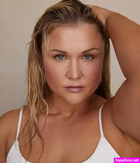 Sophia Thiel OnlyFans Thumbnail #B46RBiNYHG
