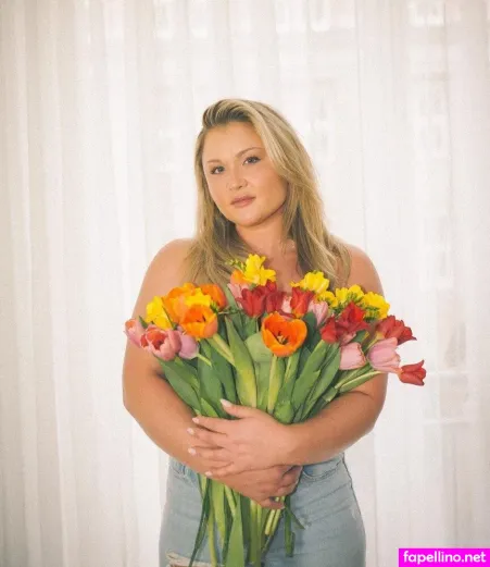 Sophia Thiel OnlyFans Thumbnail #GalS7Z8bm6
