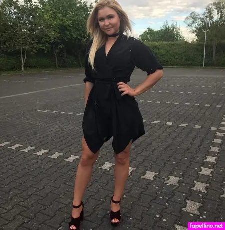 Sophia Thiel OnlyFans Thumbnail #L1wImA7nYv