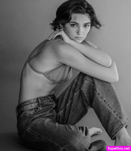 Sophia Woodward OnlyFans Thumbnail #9XeydqIDiv