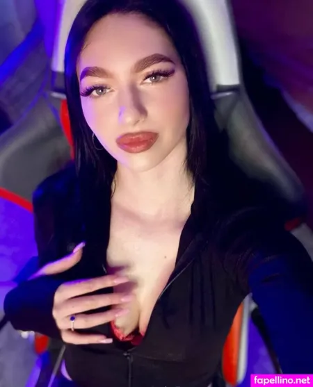 Sophiaabelow OnlyFans Thumbnail #am3mus3G8c