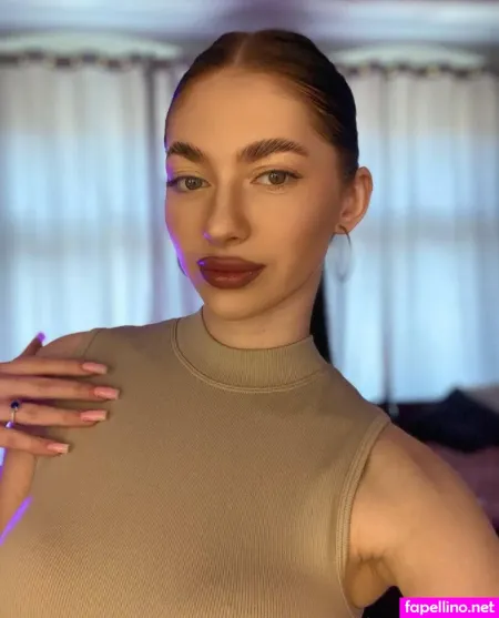 Sophiaabelow OnlyFans Thumbnail #gcowNO8YvE