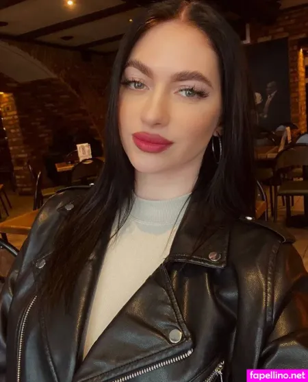 Sophiaabelow OnlyFans Thumbnail #sKb8WAMsDi