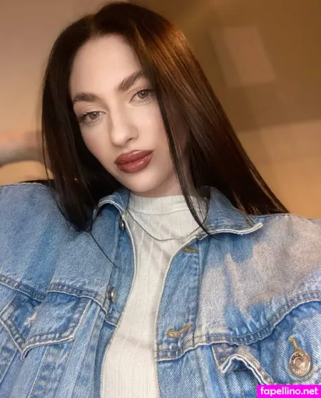 Sophiaabelow OnlyFans Thumbnail #zUm9rIMNyt