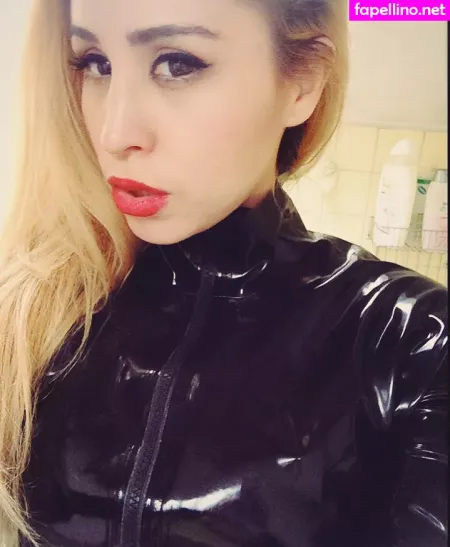 Sophialarou OnlyFans Thumbnail #wMtu8LG2oL