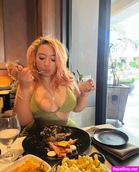 Sophialaurrren OnlyFans Thumbnail #4dYocLMWhT