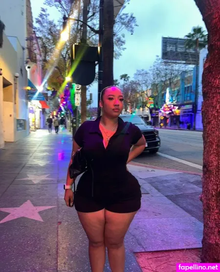 Sophialaurrren OnlyFans Thumbnail #xLqY2pRoBm