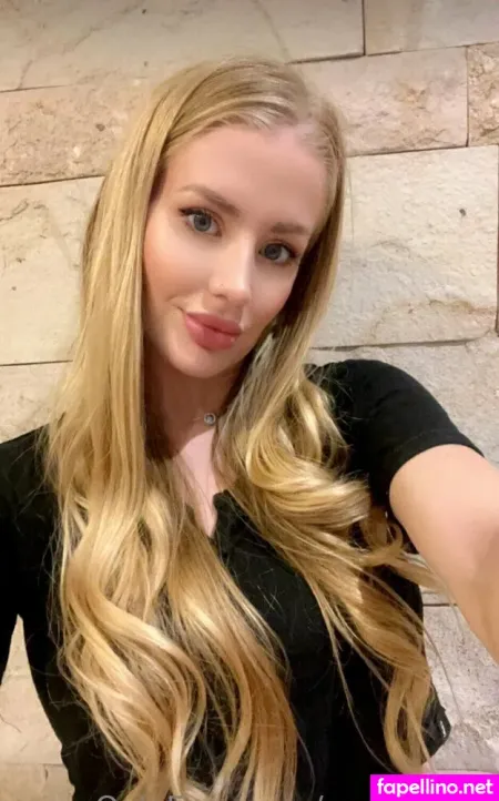 Sophiax Xx 1 OnlyFans Thumbnail #RiPHWme25T