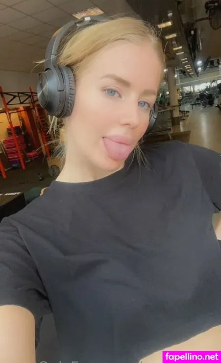 Sophiax Xx 1 OnlyFans Thumbnail #VCzgNBike8