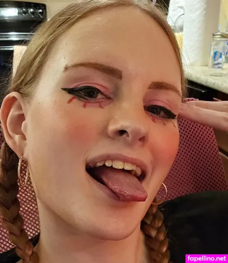 Sophie Asimov OnlyFans Thumbnail #2fblJ0Zbtl