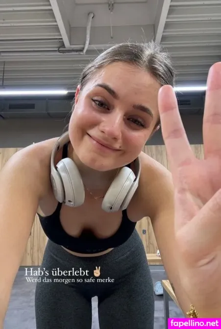 Sophie Breuer OnlyFans Thumbnail #0ZcHpKFlgf