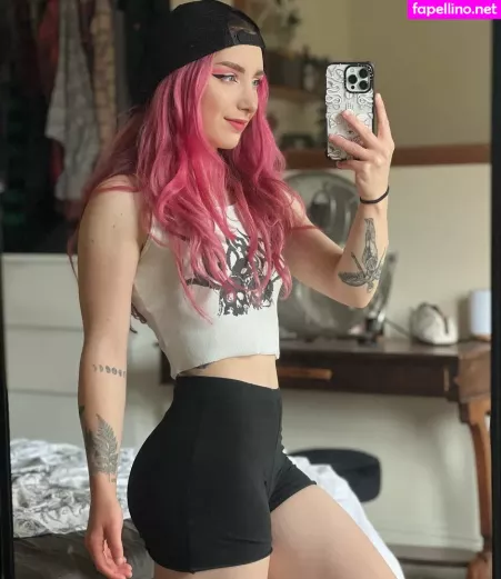 Sophie Burrell OnlyFans Thumbnail #7A2FgOaXKb