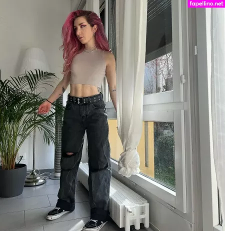 Sophie Burrell OnlyFans Thumbnail #OZFjK3xTVF