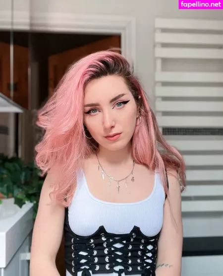 Sophie Burrell OnlyFans Thumbnail #dUJ67M8tTl