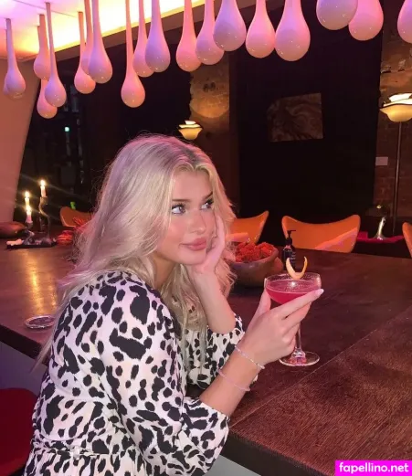 Sophie Charlott OnlyFans Thumbnail #5Ct9udDMsL