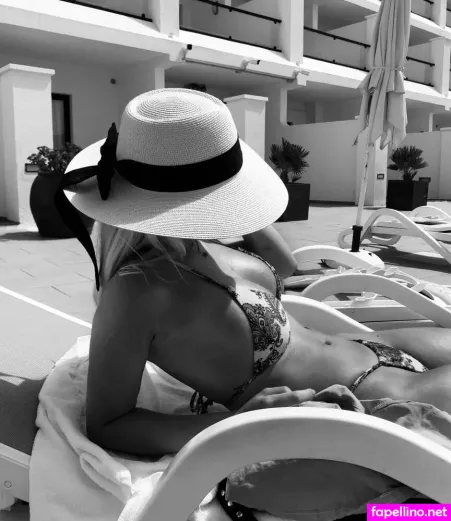Sophie Charlott OnlyFans Thumbnail #R7UBs2TjkJ
