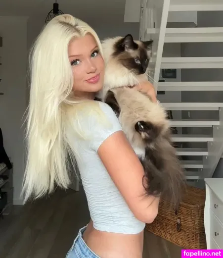 Sophie Charlott OnlyFans Thumbnail #RYReAtJhXt